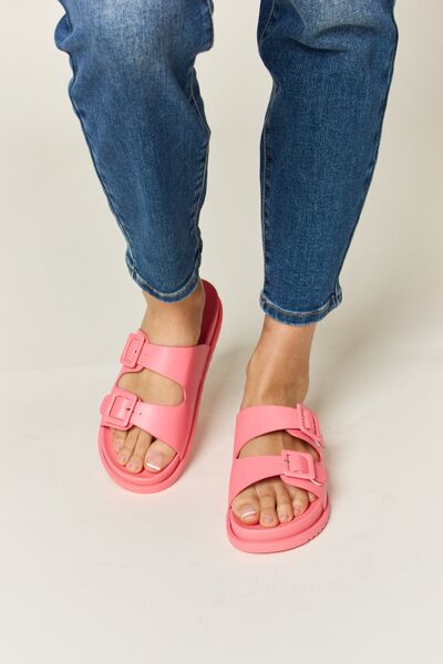 Legend Double Buckle Open Toe Sandals In Pink